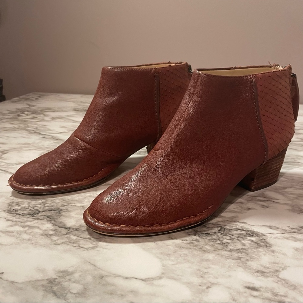 Clarks Spiced Ruby Leather Ankle Booties - Picture 5 of 8